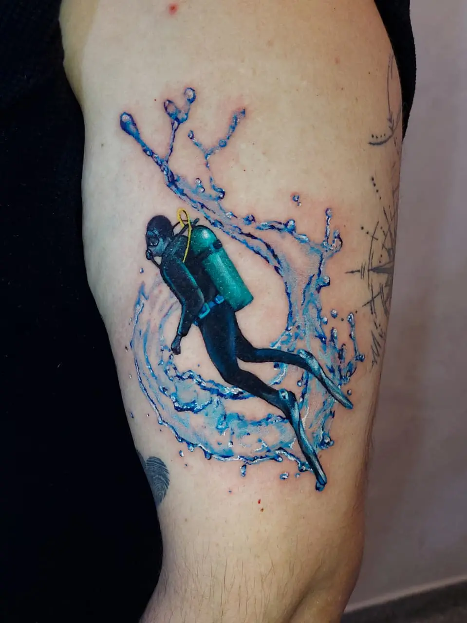 Tatuagem Mini Realismo em Mogi das Cruzes por Cris Verbena